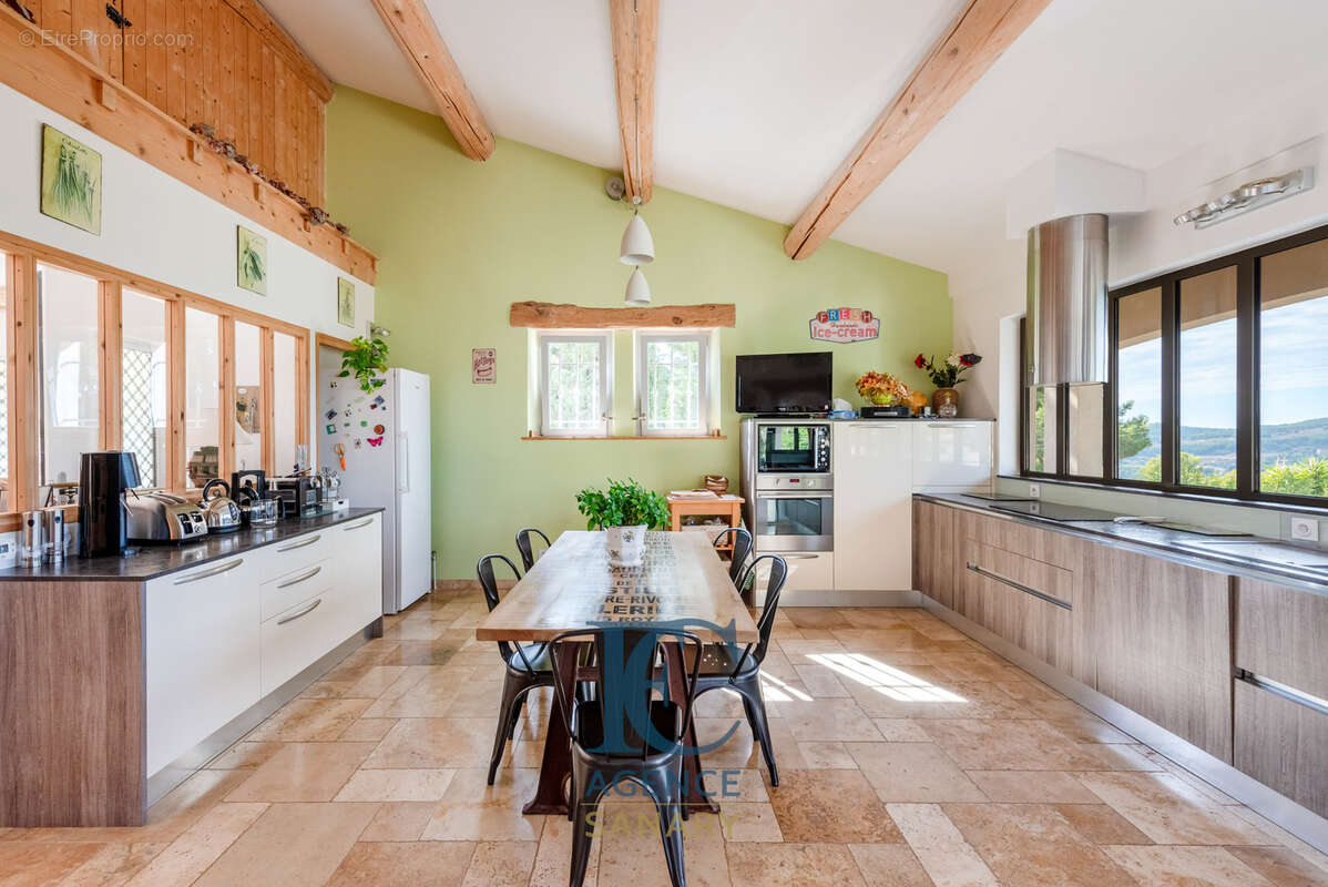 Maison à LE CASTELLET