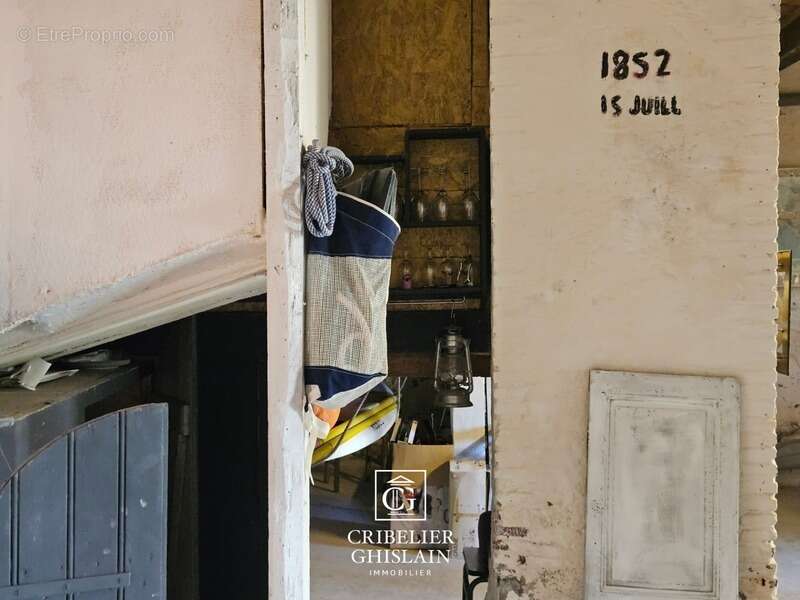 Clisson centre historique – Maison de caractère 150 m², 3 chambres, terrasse et accès rivière - photo 12