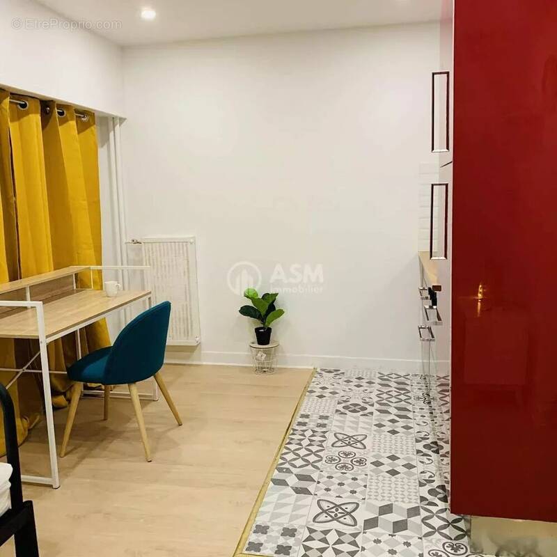 Appartement à COURBEVOIE