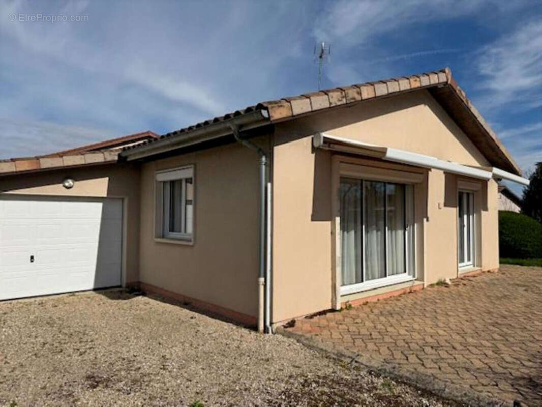 Maison à MEZERIAT