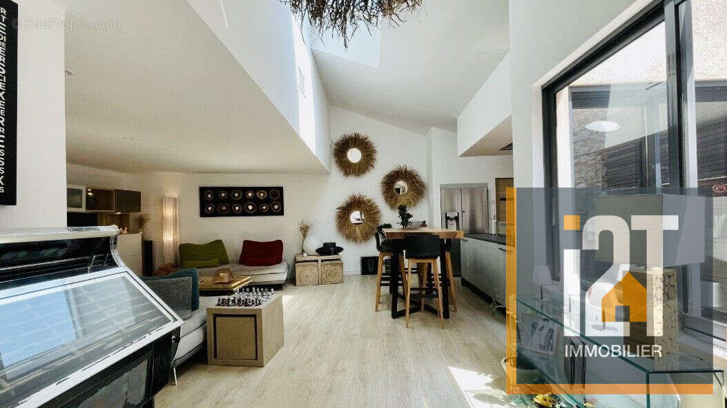 Appartement 156 m² à Nimes  - photo 4