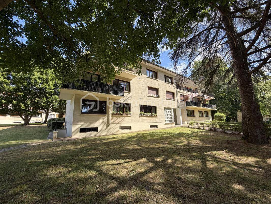 Appartement à ETIOLLES