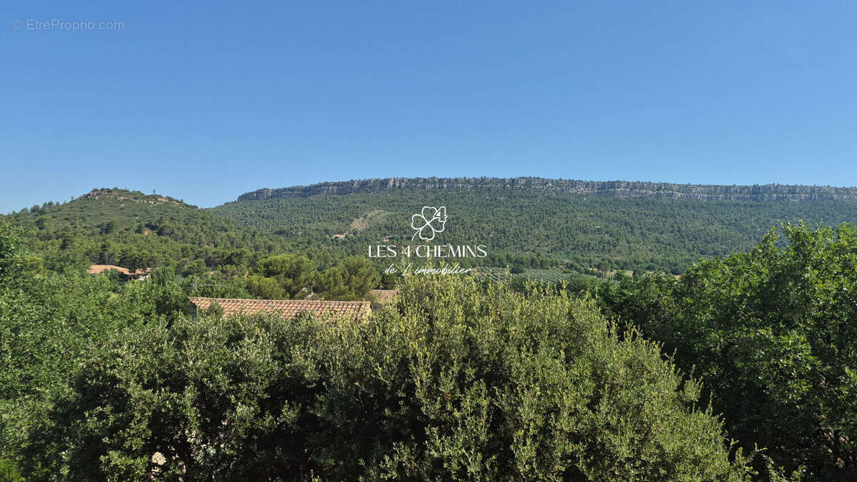 Maison à CHATEAUNEUF-LE-ROUGE
