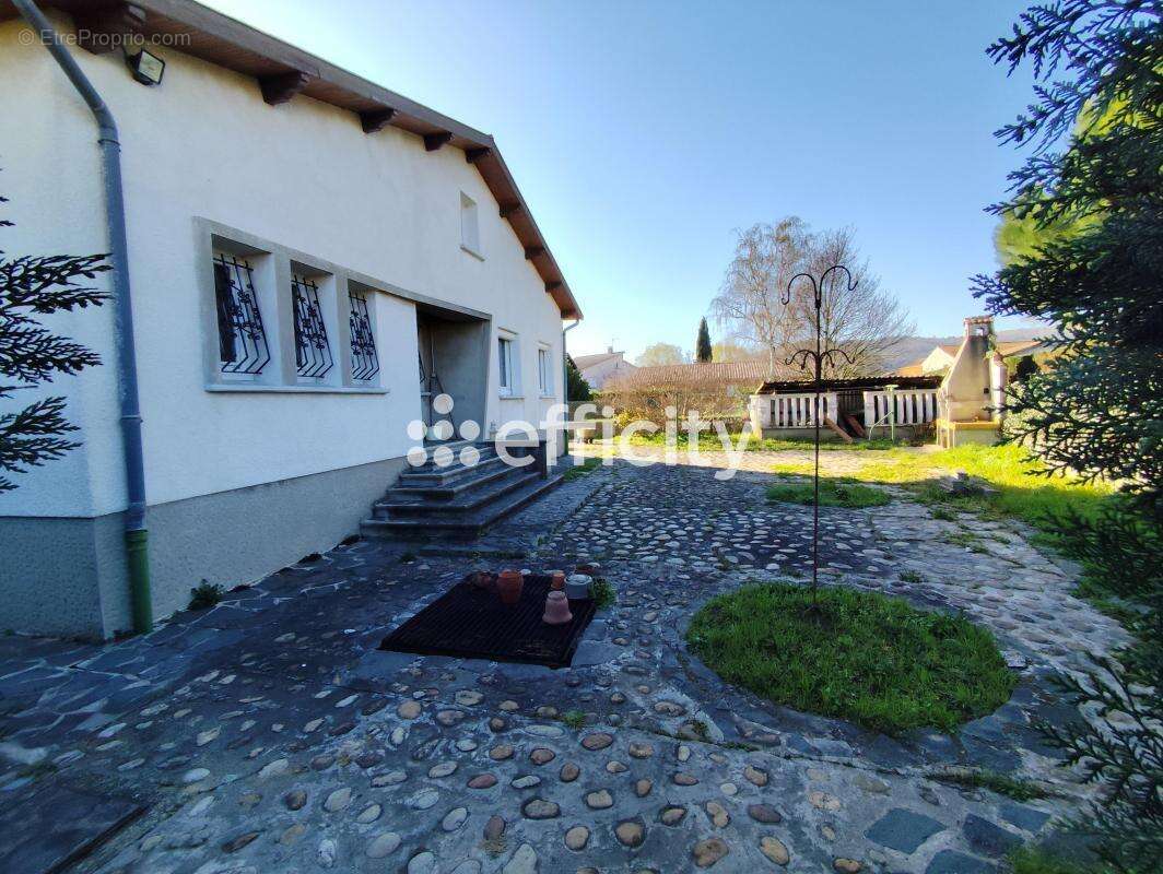 Maison 121 m² à Sablons  - photo 3