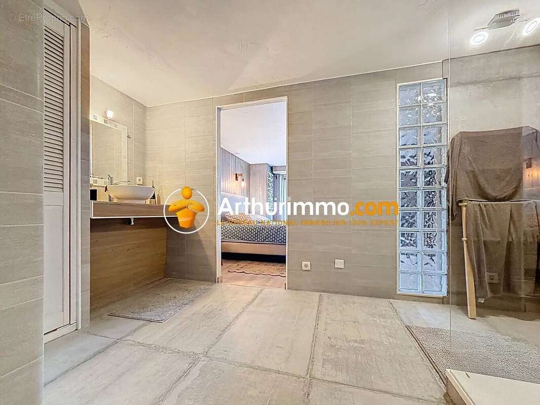 Maison à LA TOUR-DU-PIN