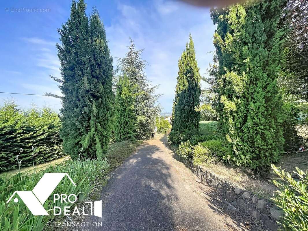Maison 125 m² à Boisset-Saint-Priest  - photo 6