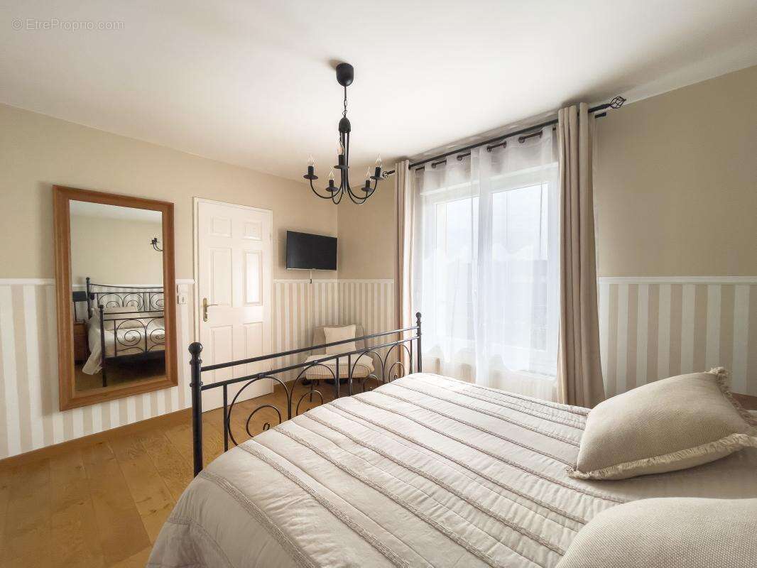 Maison à BAILLY-ROMAINVILLIERS