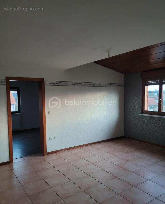 Grande maison familiale avec 2 logements, dépendances, hangar et box chevaux – Epping - photo 12