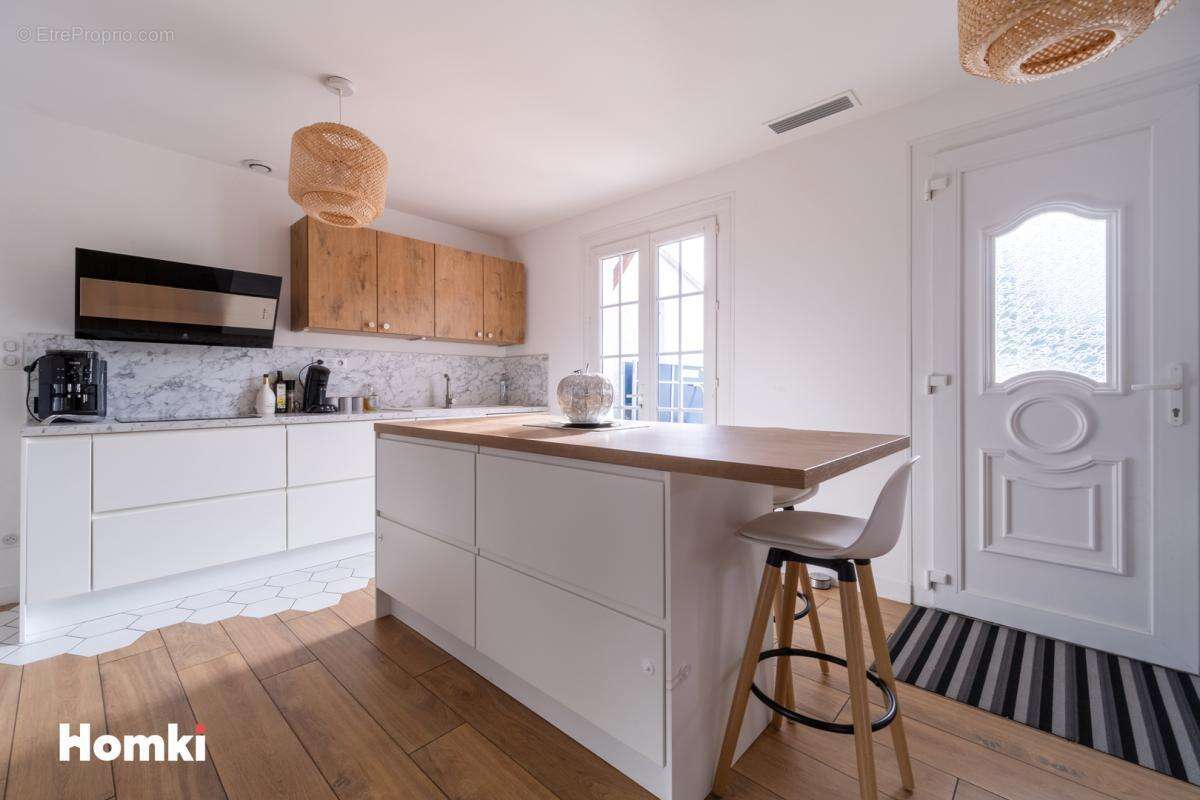 Maison à BRUGUIERES