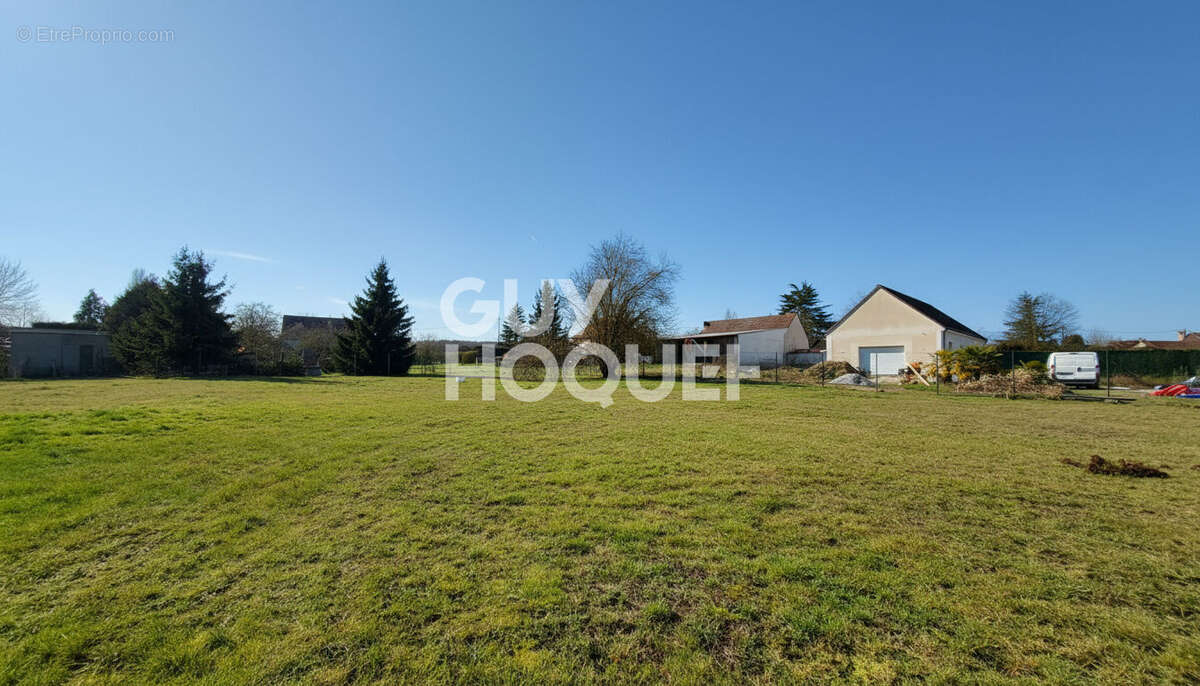 Terrain  1078 m2 - photo 2