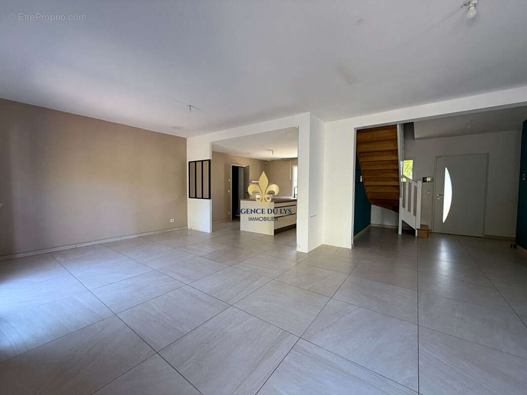 Maison à MORTEFONTAINE