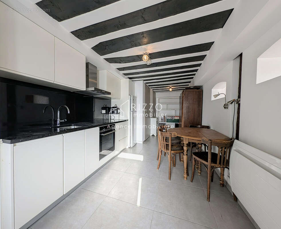 Maison à CESSY