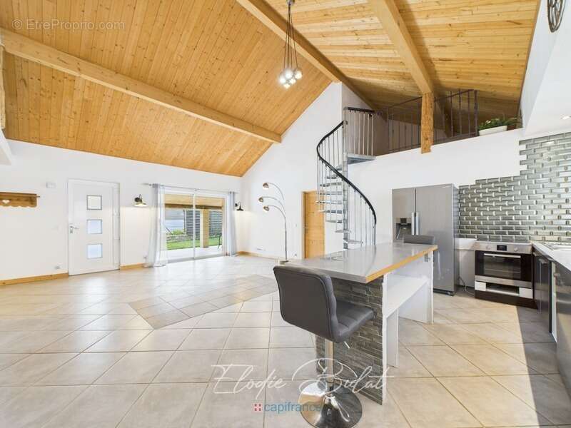 Maison de charme de plain-pied avec piscine et dépendances – MONTAILLEUR (73) - photo 5