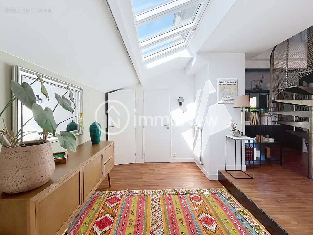 Une maison entièrement rénovée sur un terrain de quasiment 1000m2 - photo 11