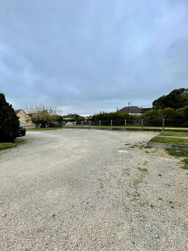 Commerce à MONETEAU