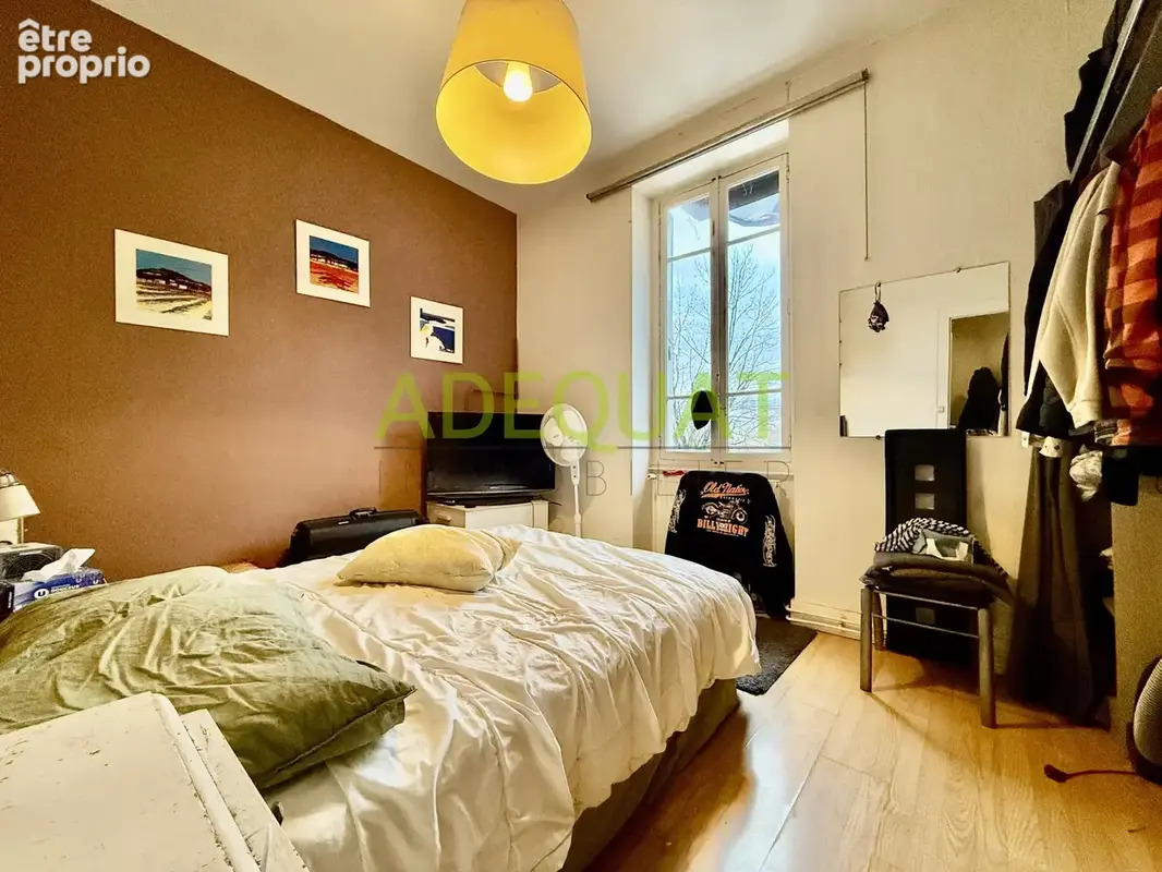 VILLEURBANNE, maison de ville de 166m2 + cave + 3 garages + cour intérieur... - photo 10