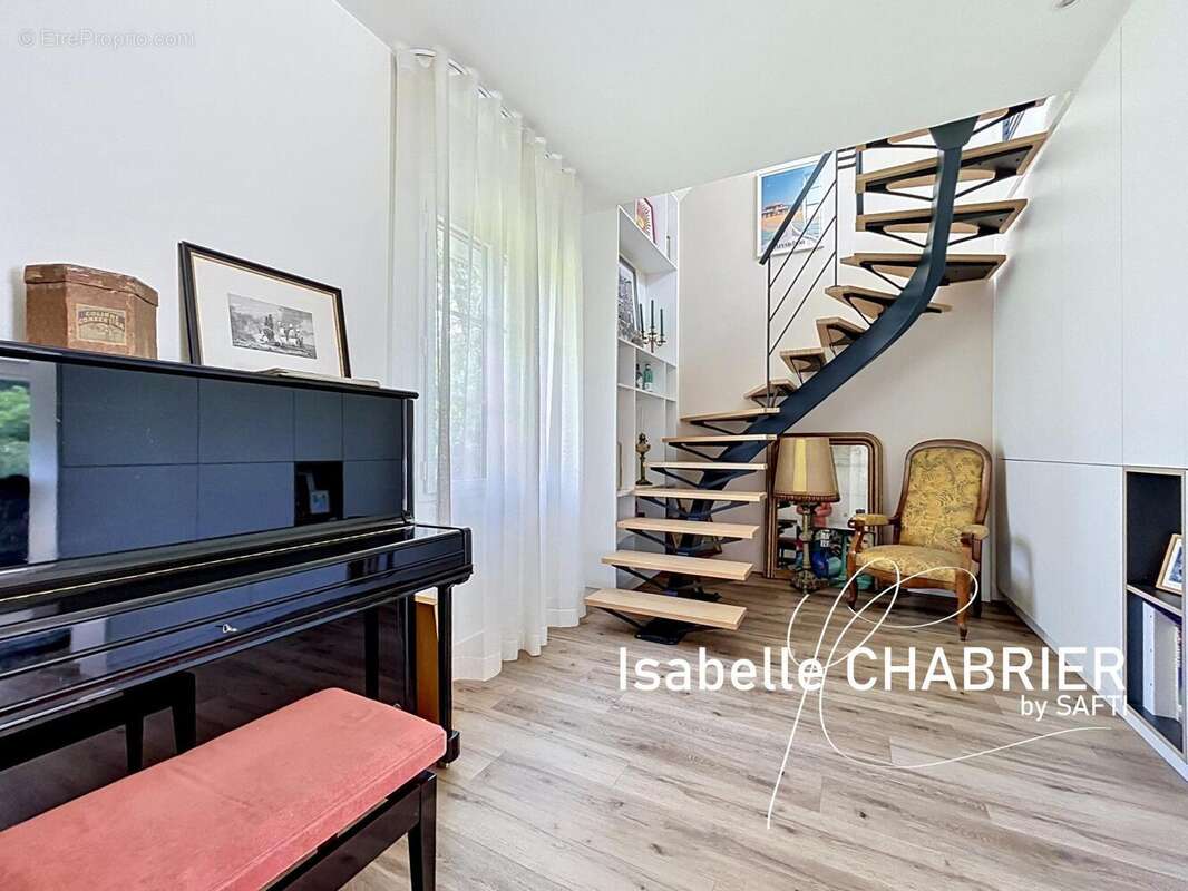 Maison 239 m² à Chaumont-D'anjou  - photo 8