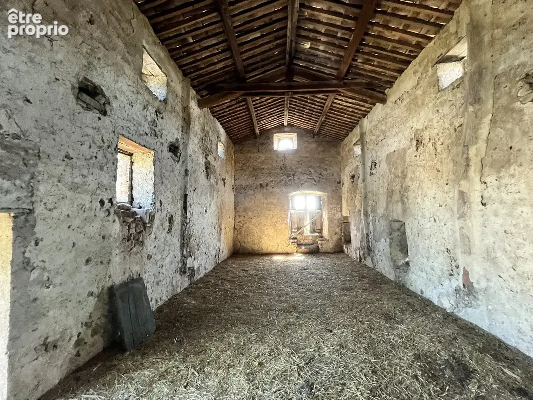 Maison avec dépendance agricole et terrain - photo 9