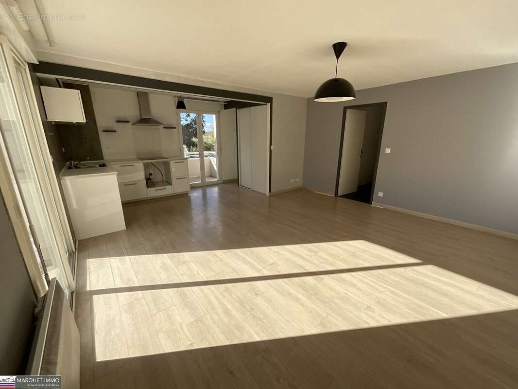 Appartement à BOUJAN-SUR-LIBRON