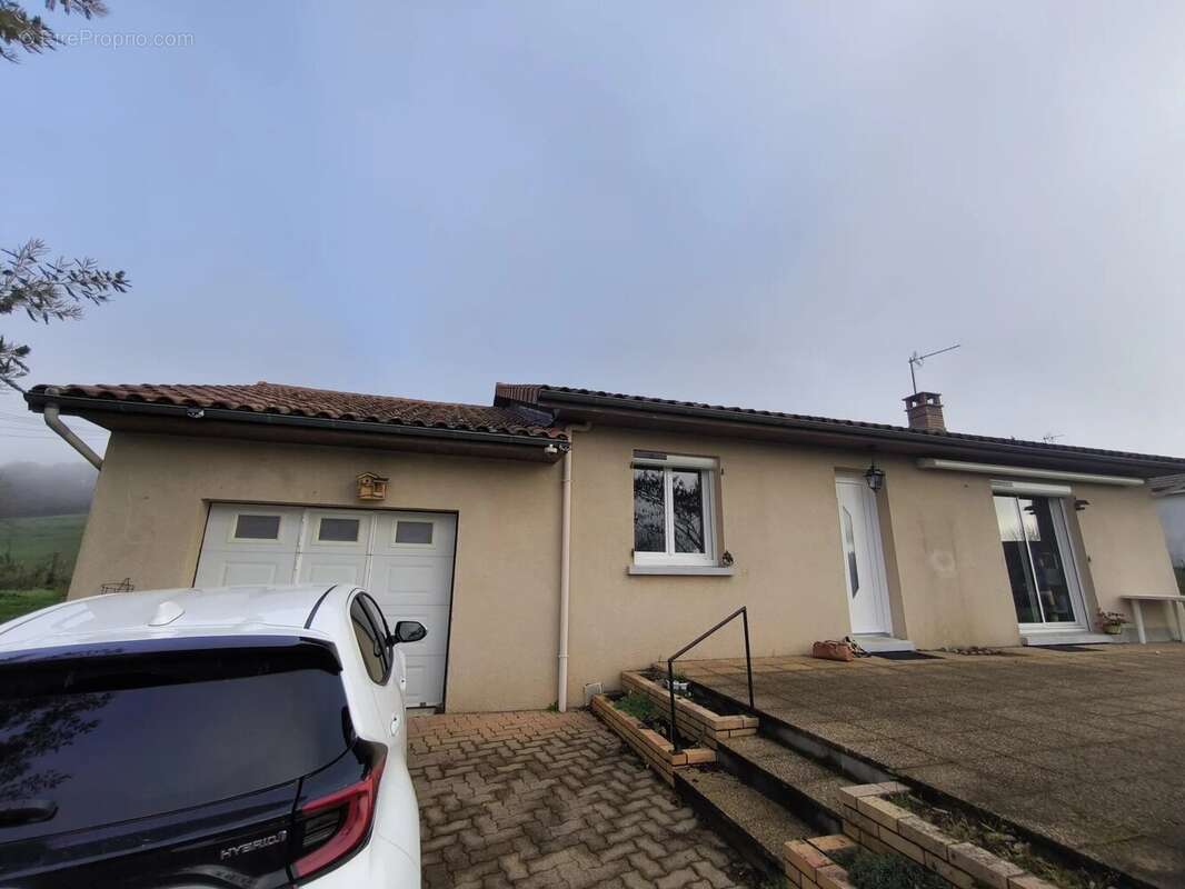 Maison à SAINT-VICTURNIEN