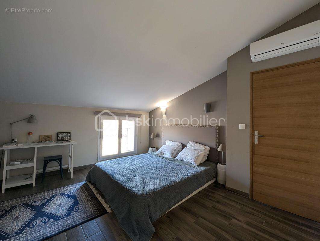 Maison à MONTPEYROUX