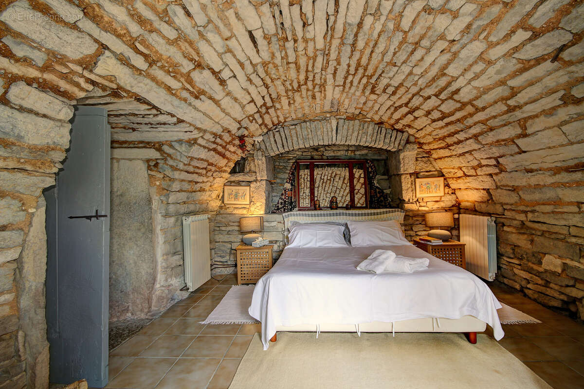 Maison à SAINT-CIRQ-LAPOPIE