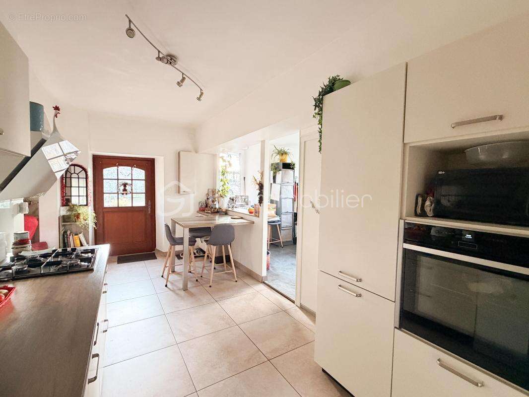 Maison à SAINT-PIERRE-LA-COUR