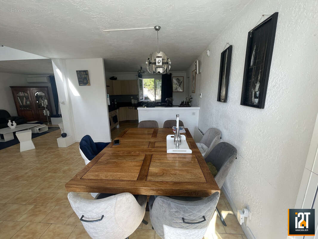 Maison à BOISSET-ET-GAUJAC