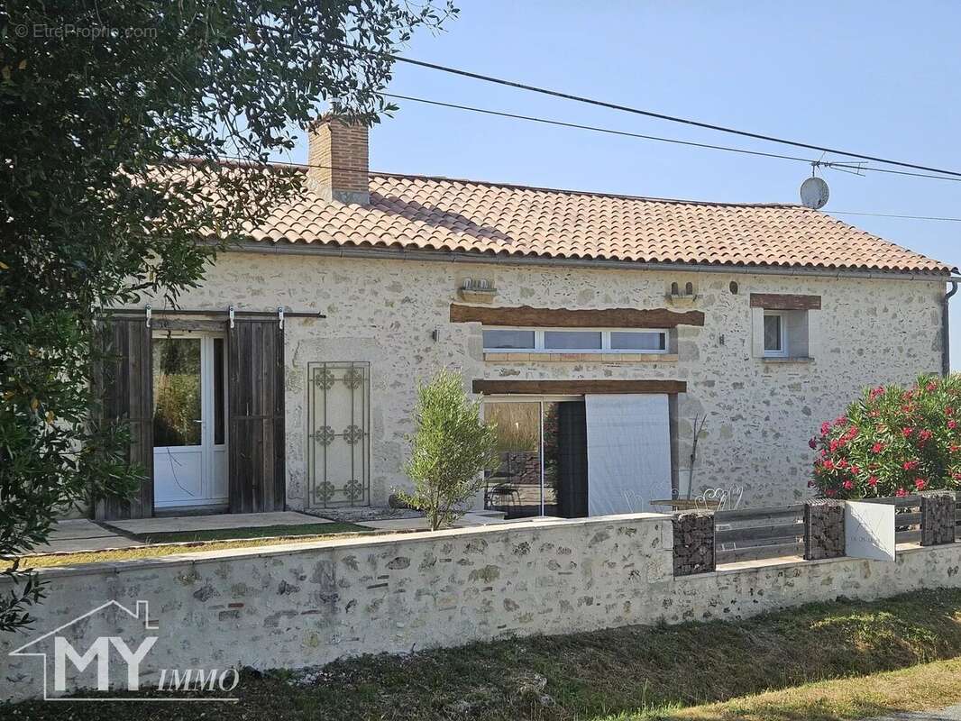 Maison à PORT-SAINTE-FOY-ET-PONCHAPT