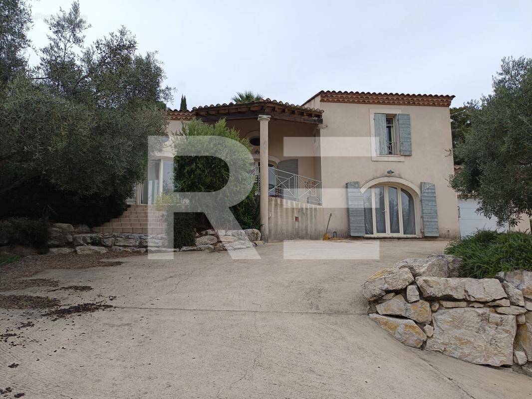 Maison à BELLEGARDE