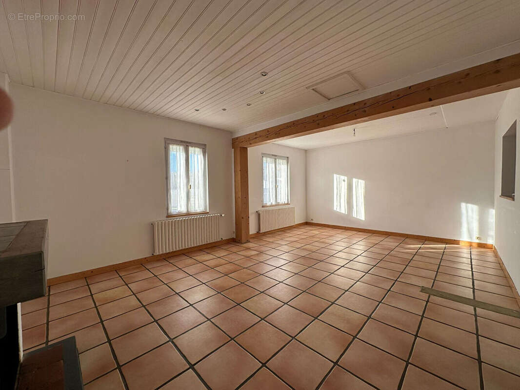 Maison à COMMEQUIERS