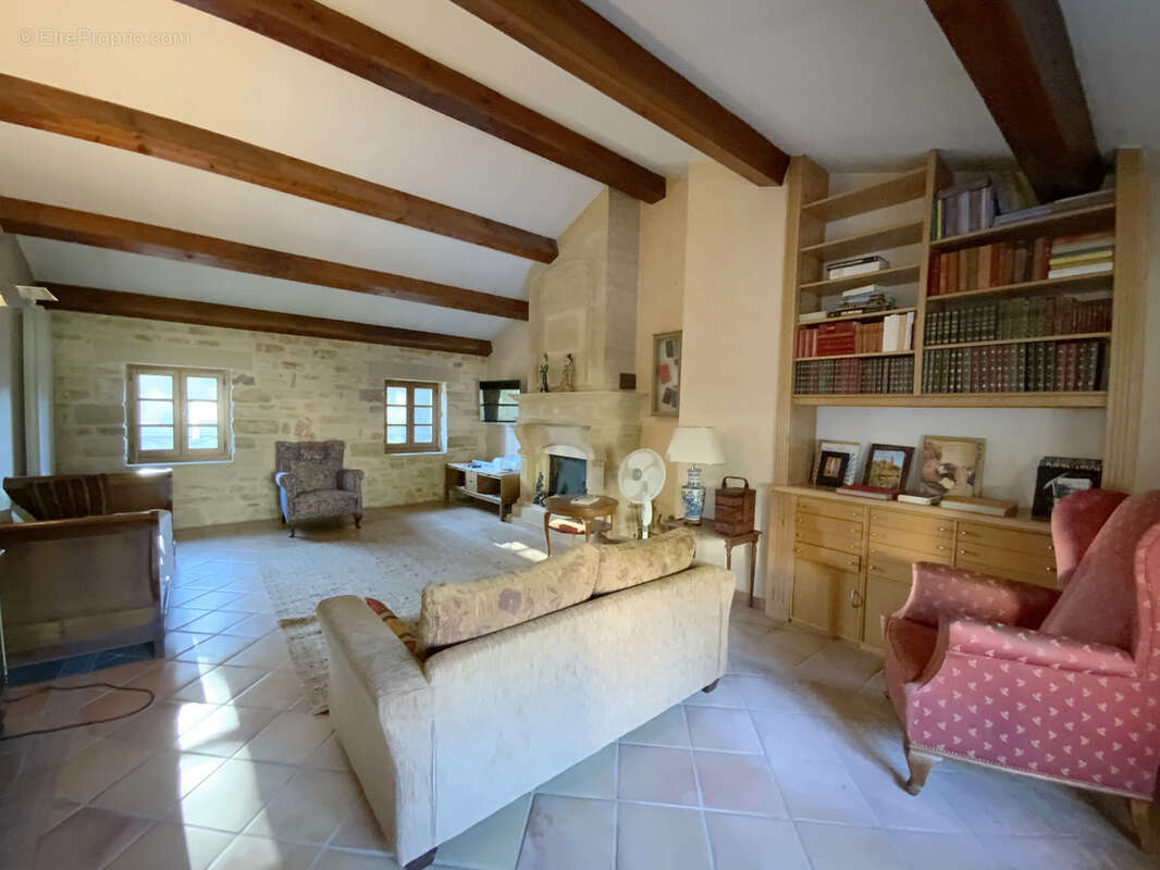 Belle maison de village en pierre avec jardin. - photo 3