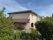 Maison à SAINT-ETIENNE-LA-VARENNE