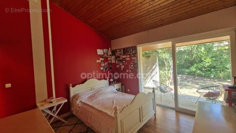 Maison à SAINT-JEAN-D'ILLAC