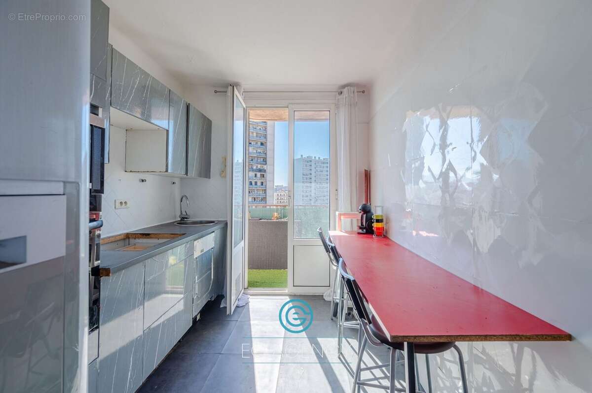 Appartement à MARSEILLE-3E