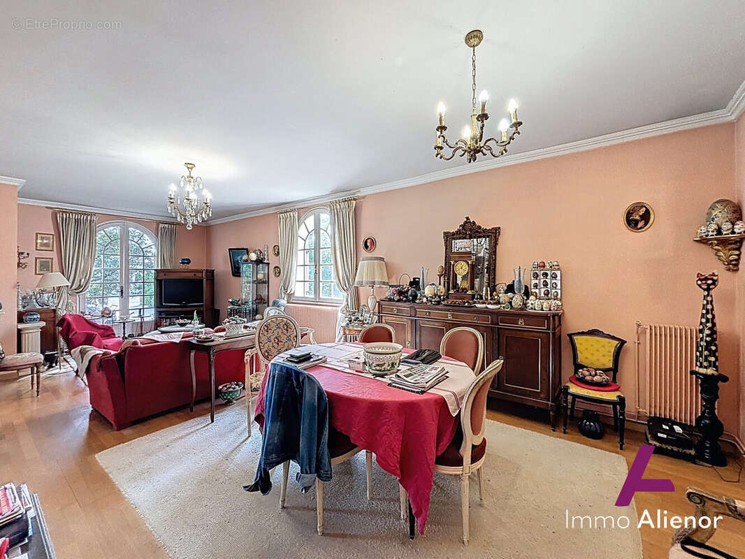 Maison à MARTIGNAS-SUR-JALLE