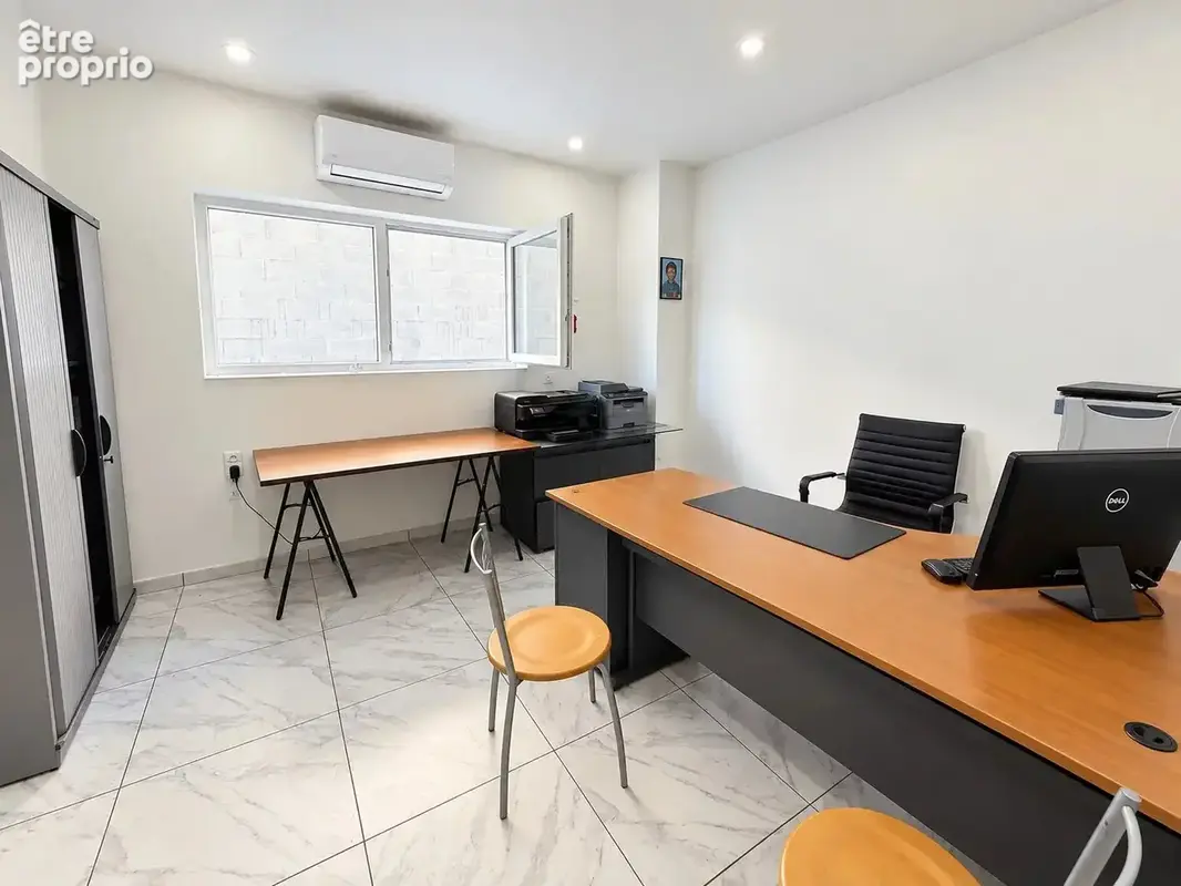 Réf. 2320 Local d'activité, Bureaux et logements de fonctions - photo 4