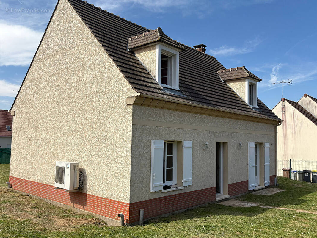 Maison à TRACY-LE-VAL