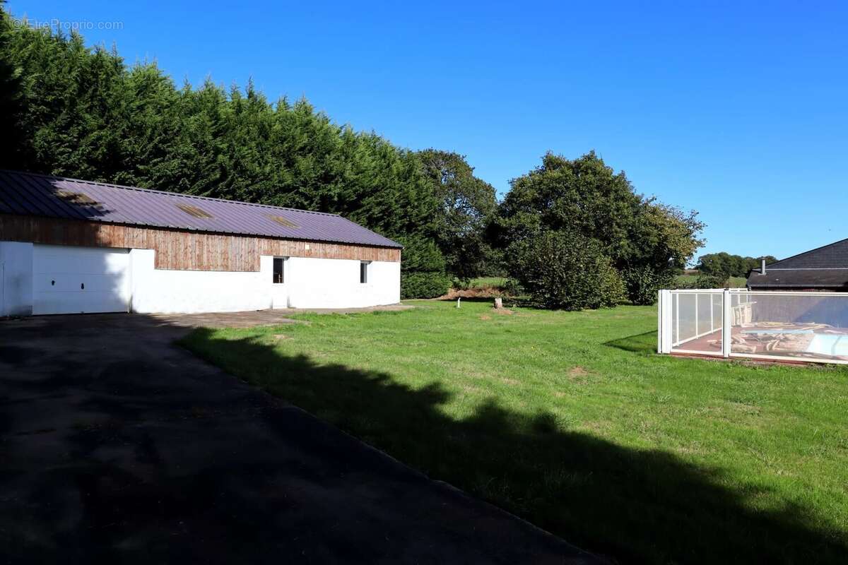 Maison à TREBRIVAN