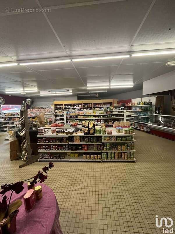 Photo 5 - Commerce à SAINT-JEAN-BREVELAY