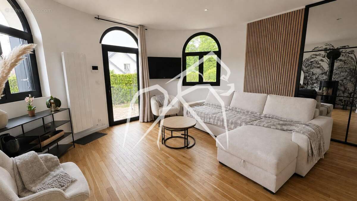 Maison à MONT-SAINT-AIGNAN
