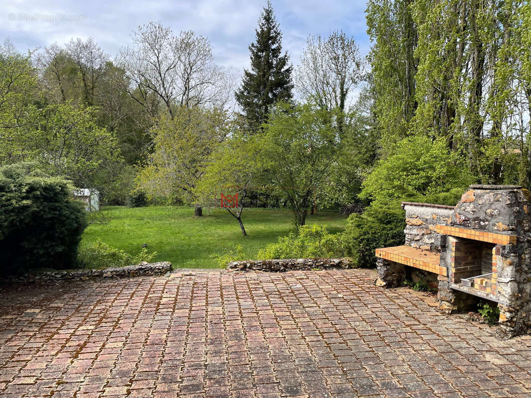Maison à MONTOLIVET