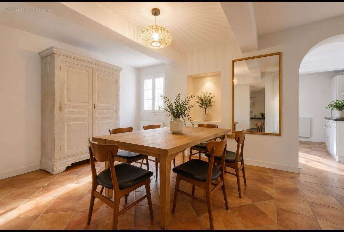 Maison à CUCURON