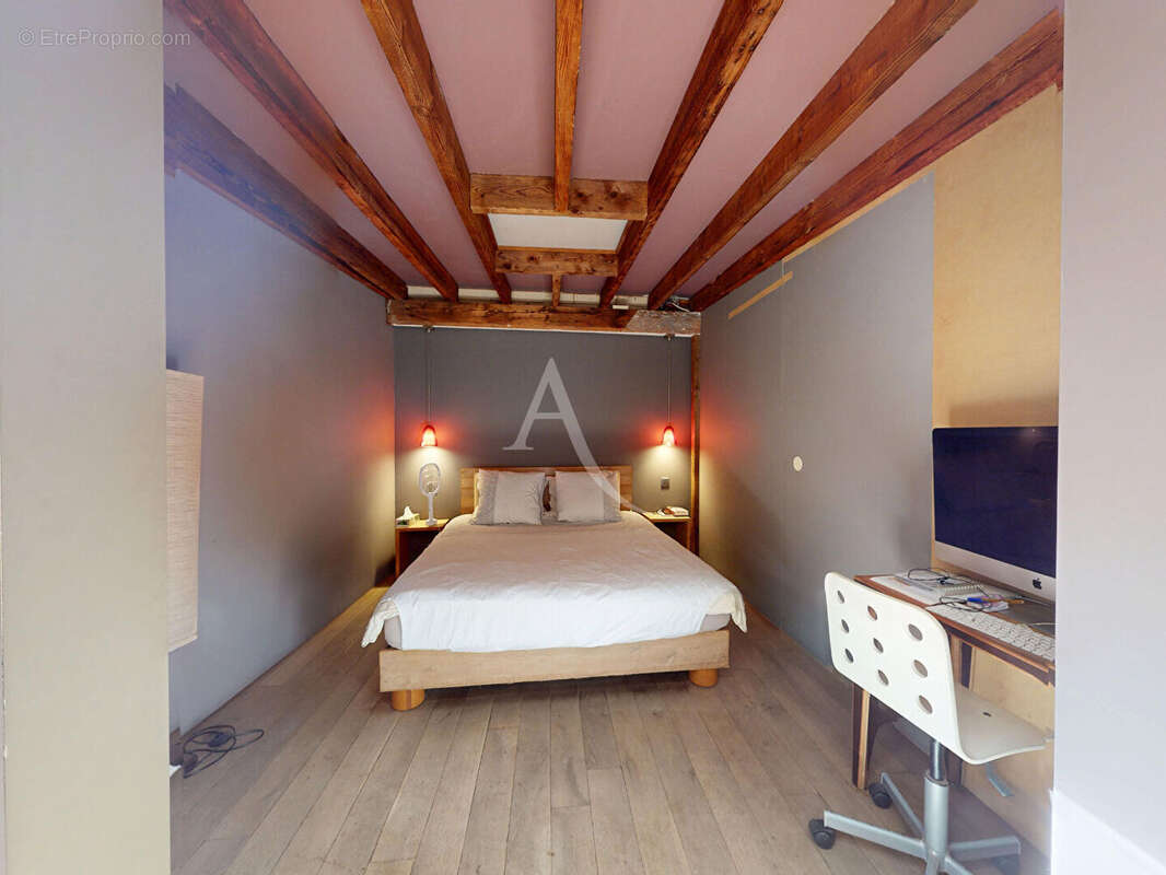 Un loft caché au coeur de neuilly-sur-marne, une propriété hors normes aux volumes exceptionnels - photo 8