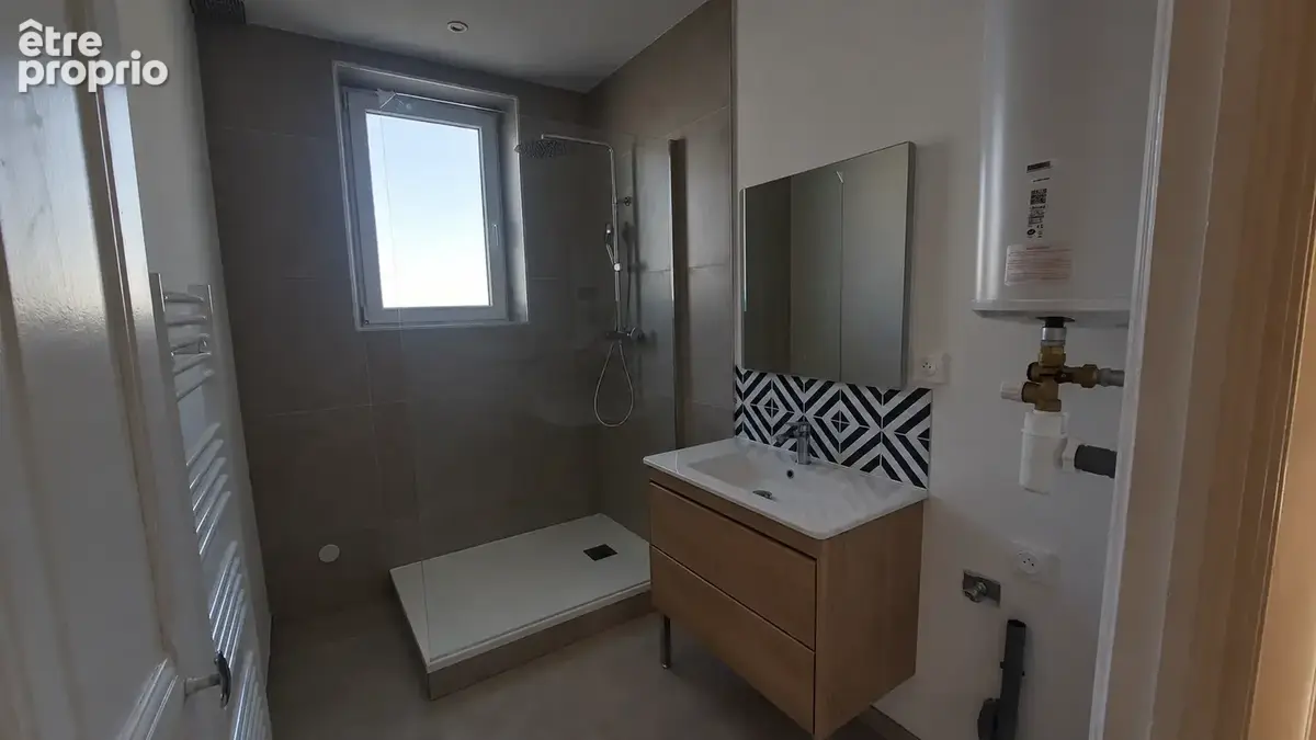 F5 avec 4 chambres, rénové, rue Félix Faure - photo 9