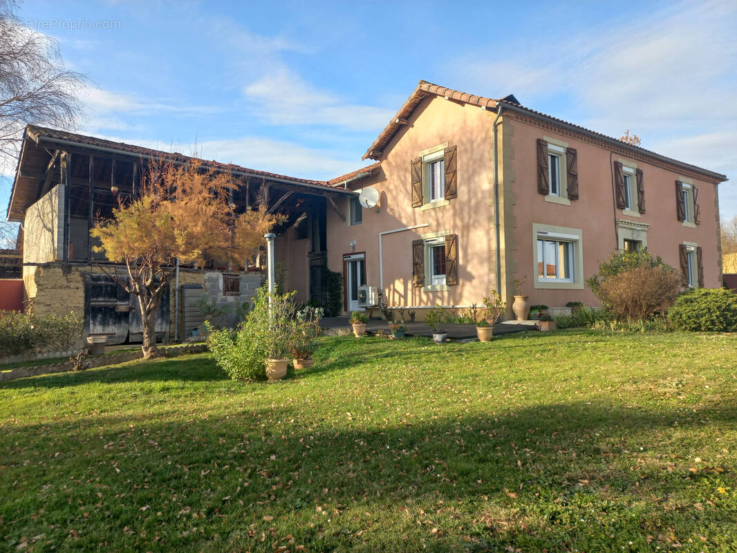 Maison à TRIE-SUR-BAISE
