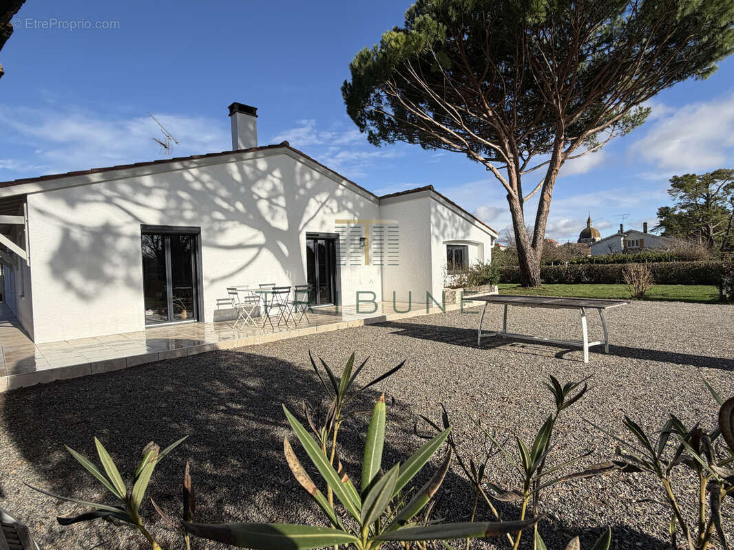Maison à LAYRAC