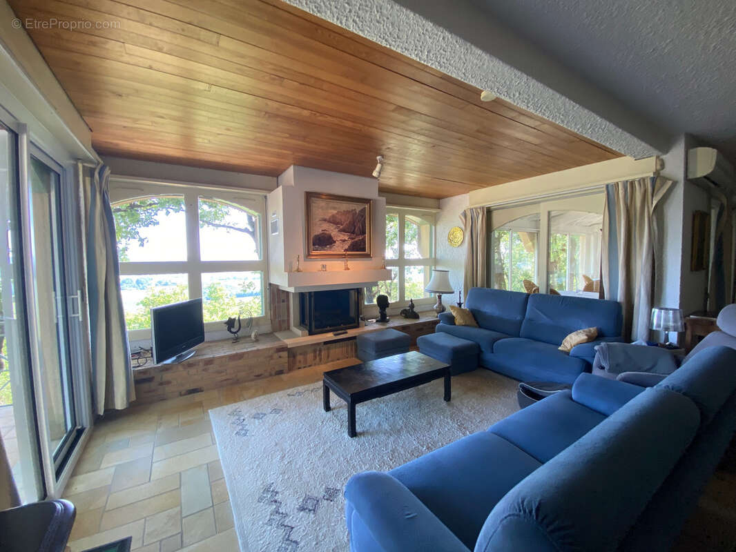 Maison à PUY-L&#039;EVEQUE