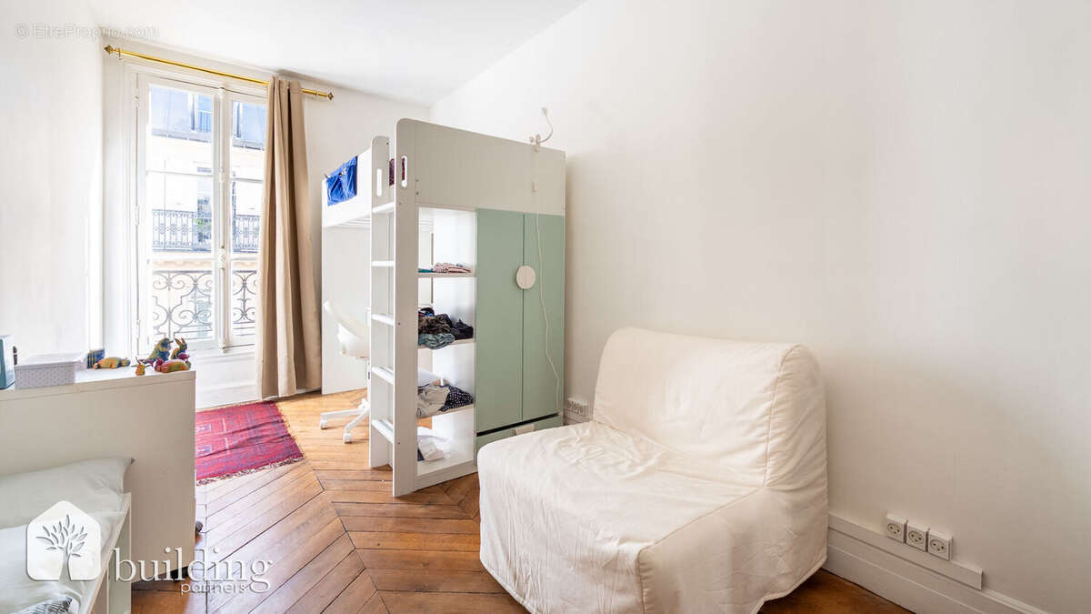 Appartement à PARIS-8E