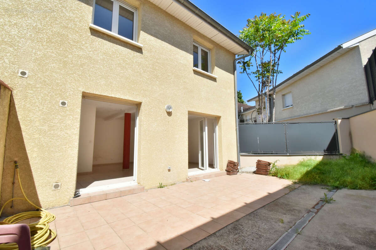 Maison à LA VERPILLIERE